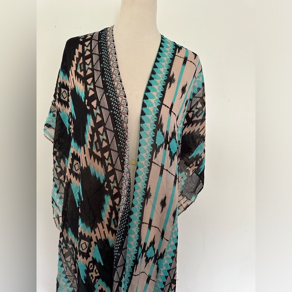 NWT chic boho geometric shawl wrap one size - Picture 4 of 13